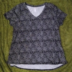 LuLaRoe Women's V-Neck Top - 2XL